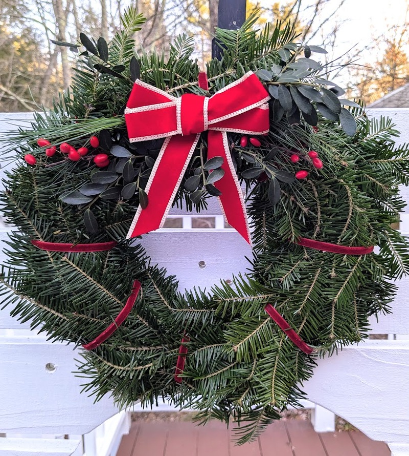 Decorated Wreath 18"